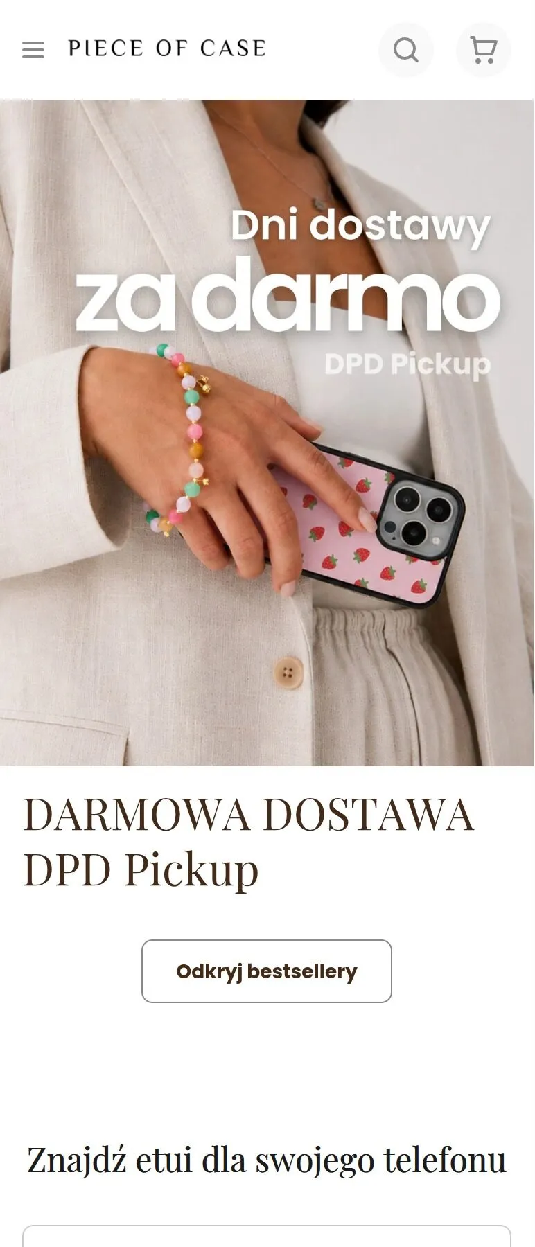 Sklep Piece of Case na telefonie: baner informujący o darmowej dostawie i przycisk do bestsellerów